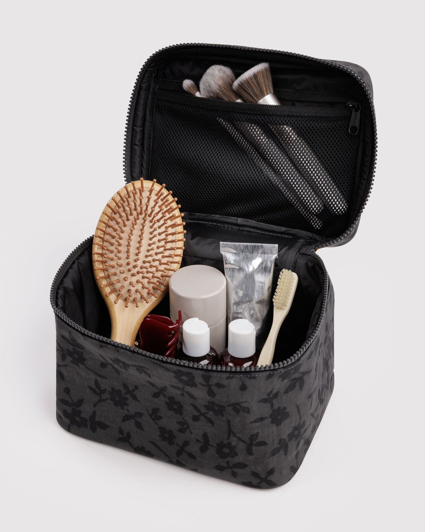 Large Cosmetic Case O0