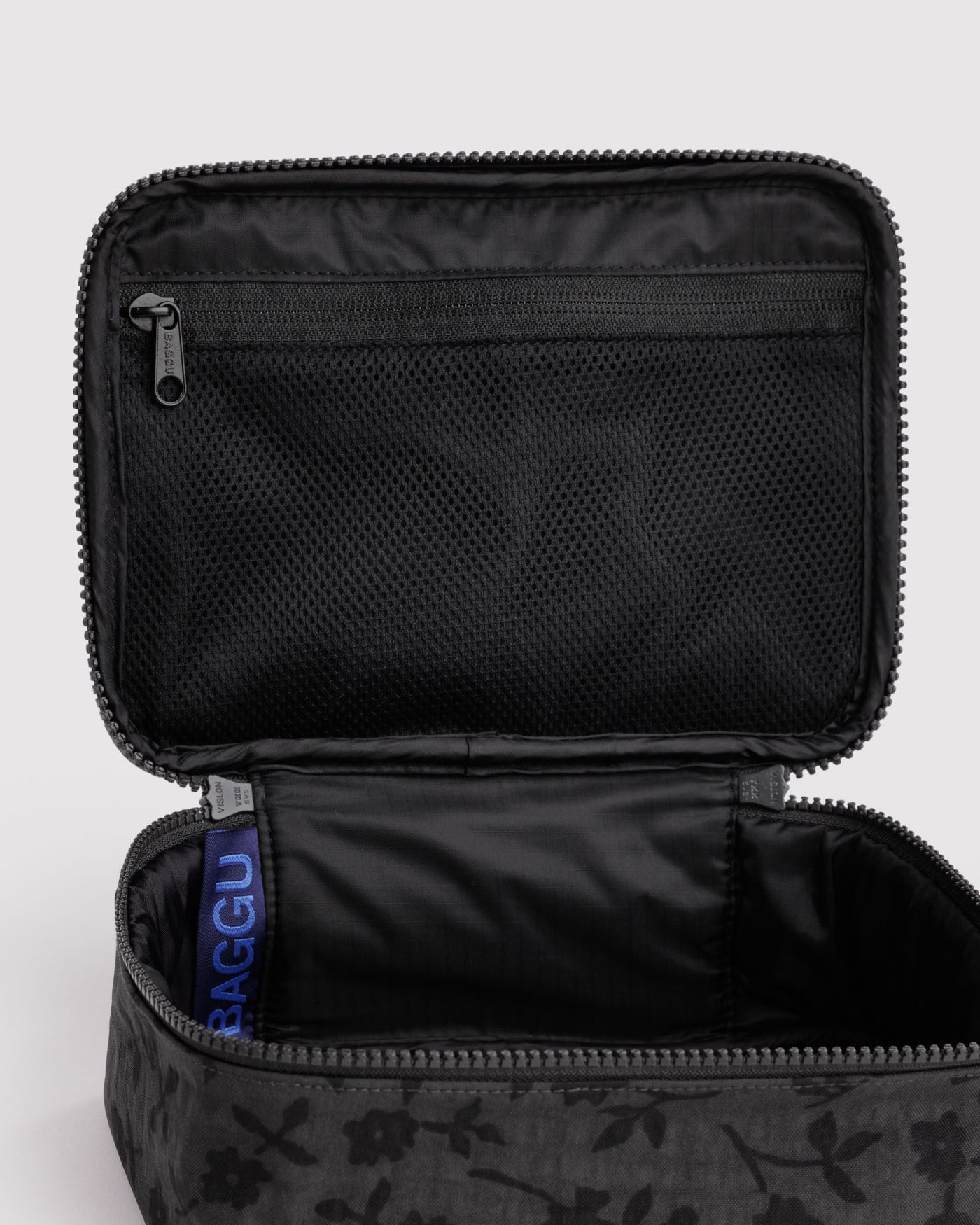 Small Cosmetic Case L4
